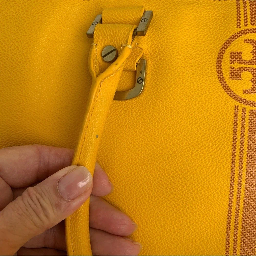 TORY BURCH. Yellow Leather Pebbled Roslyn‎ bag w/ stripes & a Logo accent.